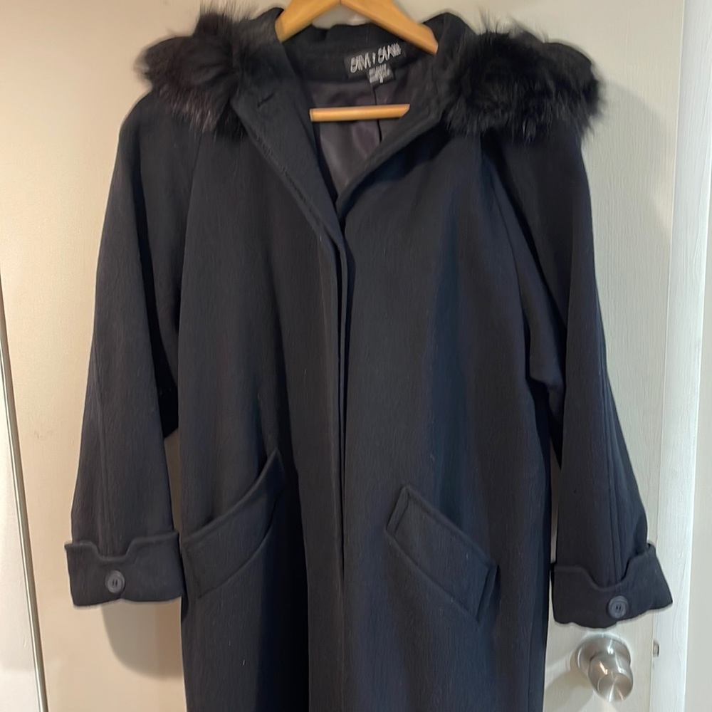 Beautiful, black, 45” full length wool coat with fox trimmed hood size 4 🇳🇴